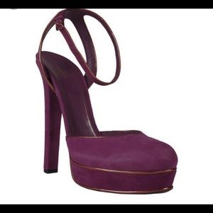Gucci heels🍇